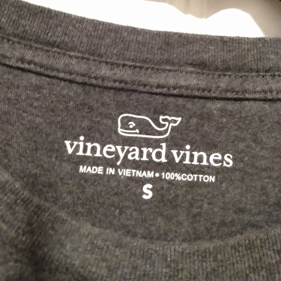 Vineyard Vines dark gray tee shirt - Picture 3 of 6